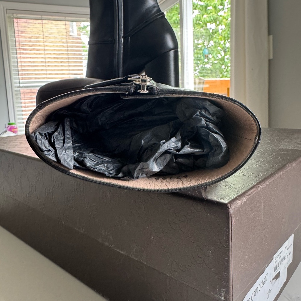 💕💕SOLD💕💕Gucci Black Heeled Boots with Platform Sole - Picture 7 of 9